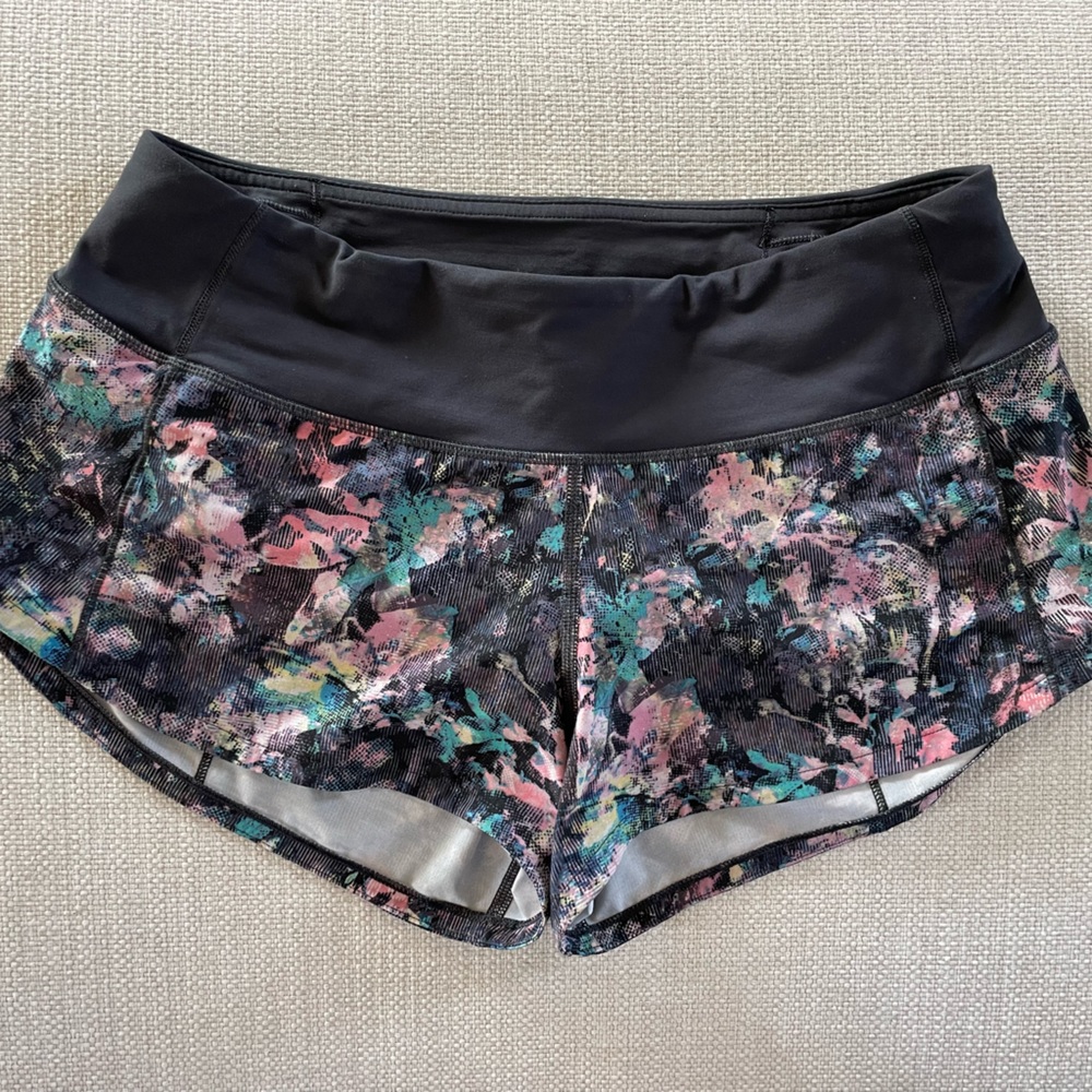 Lululemon Speed Shorts Sz 2, 2.5”